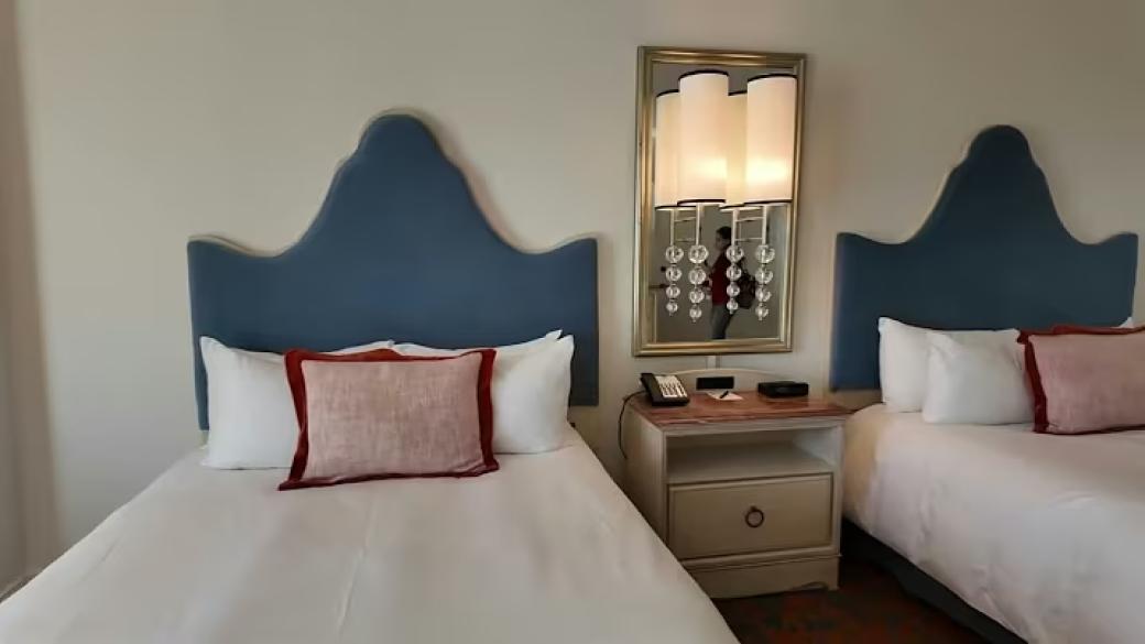 Loews Portofino Bay Resort Tour 🌊 | Universal Orlando Premier Hotel Review